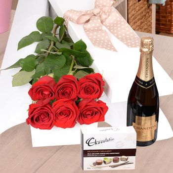 Valentine's Day Relish with Chocs & Chandon Flowers